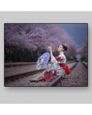 Geisha japonesa con Kimono Sakura