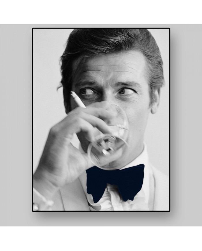 Roger Moore como James Bond, 1968