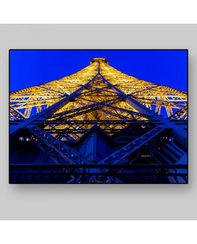 Bajo la Tour Eiffel Bajo la Tour Eiffel