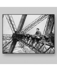 Obreros construyendo la Torre Eiffel, 1889