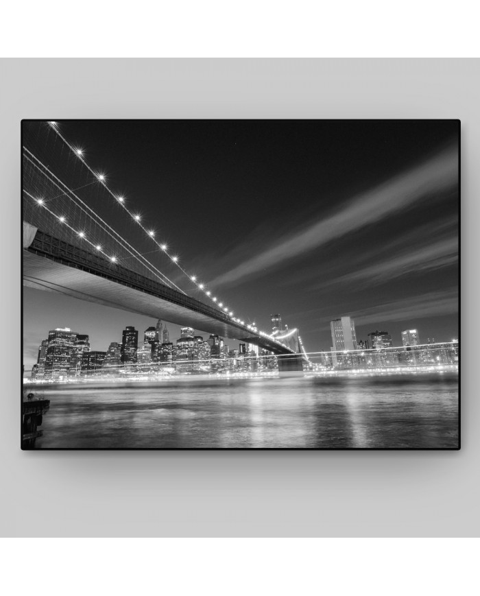 Puente de Brooklyn de noche, Nueva York, USA