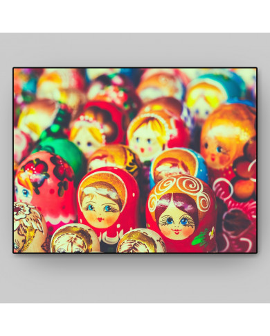 Muñecas rusas Matreshka en un mercado de Moscú, Rusia Muñecas rusas Matreshka en un mercado de Moscú, Rusia