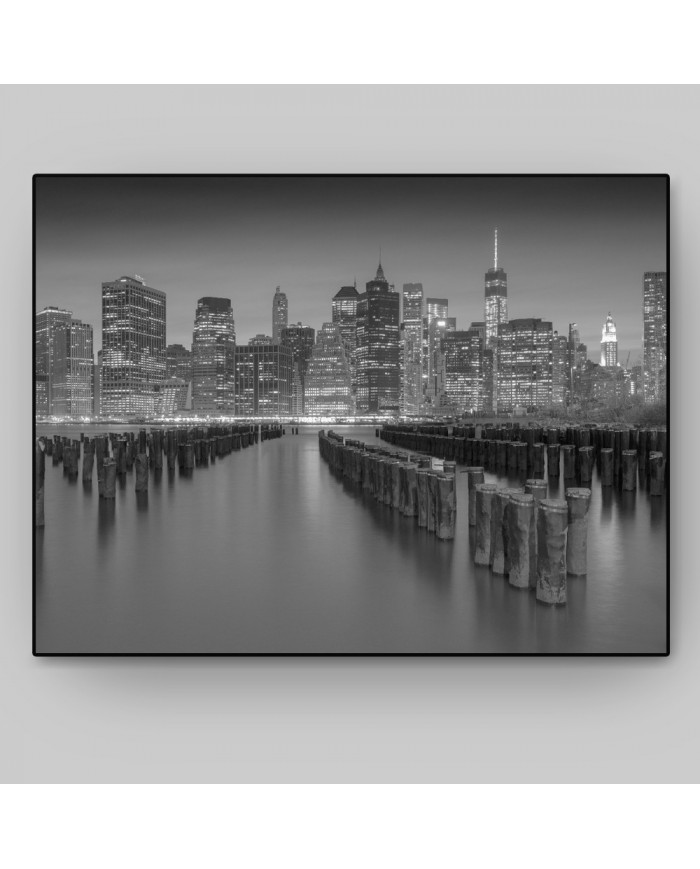 Rascacielos de Lower Manhattan desde el puente de Brooklyn, Nueva York, USA