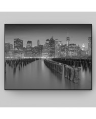 Rascacielos de Lower Manhattan desde el puente de Brooklyn, Nueva York, USA