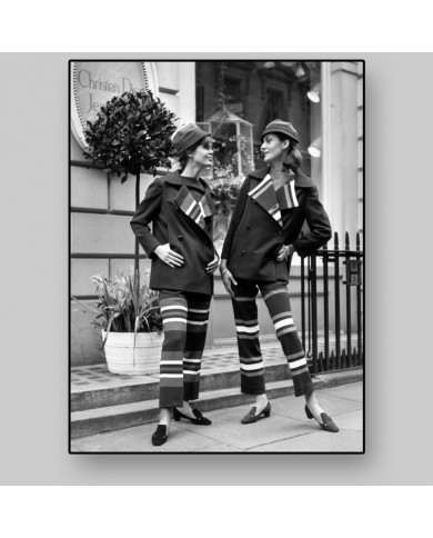 Jill Leslie y Patricia Donald Smith con Dior, París, 1966 Jill Leslie y Patricia Donald Smith con Dior, París, 1966
