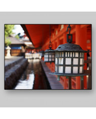 Linternas en Itsukushima Shrine, Miyajima, Japón