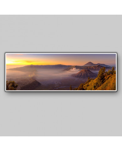 Vista panorámica del volcán de Bromo, java, Indonesia Vista panorámica del volcán de Bromo, java, Indonesia