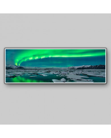 Vista panorámica, Arbola boreal en lago Jokulsarlon, Islandia Vista panorámica, Arbola boreal en lago Jokulsarlon, Islandia