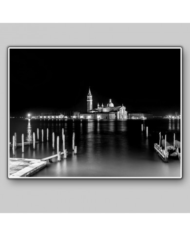 Vista de San Jorge desde el embarcadero de San Marcos, Venecia, Italia Vista de San Jorge desde el embarcadero de San Marcos, Venecia, Italia