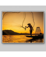 Pescador en Phuket, Tailandia