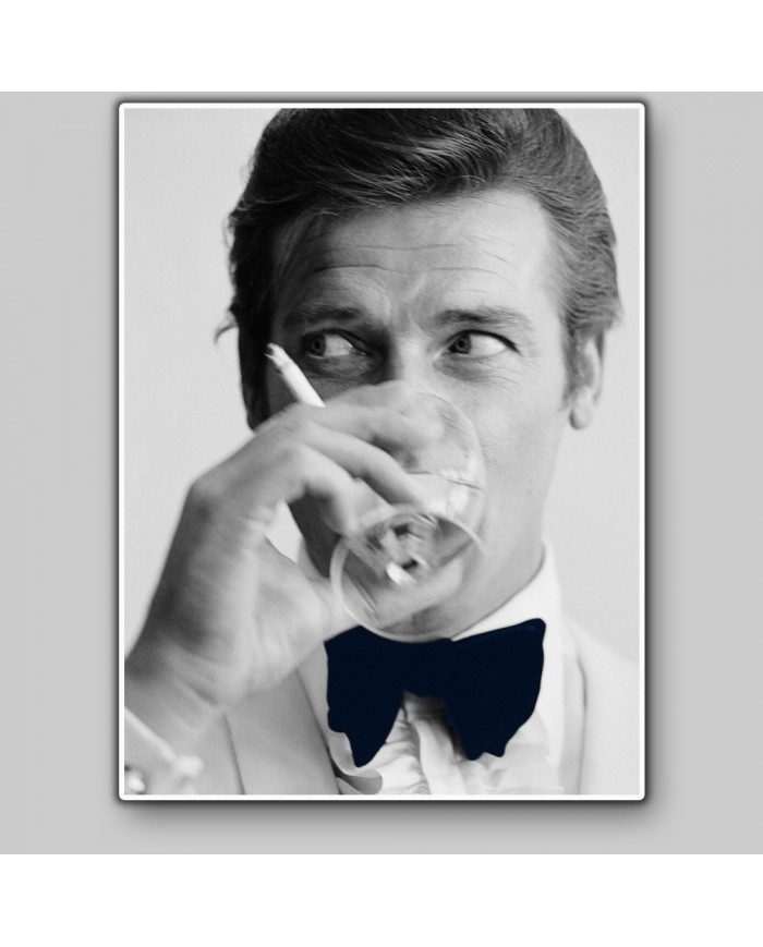 Roger Moore como James Bond, 1968