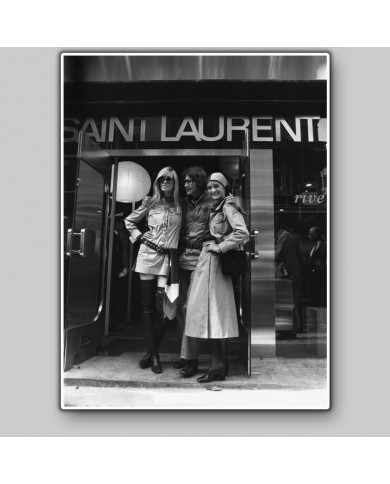 Yves Saint Laurent junto con Betty Catrox Yves Saint Laurent junto con Betty Catrox