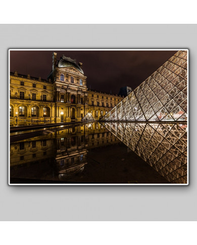 Pirámide del Louvre, París, Francia