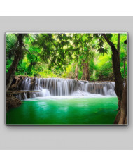 Cascada en Kanjanaburi, Tailandia