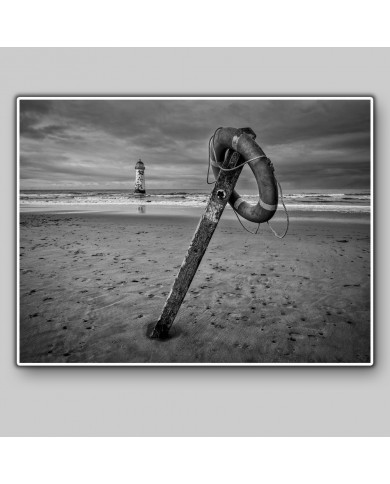 Faro en la playa de Talacre, Gales, UK Faro en la playa de Talacre, Gales, UK