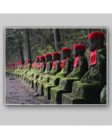 Estatuas de Jizo en Nikko, Japón Estatuas de Jizo en Nikko, Japón