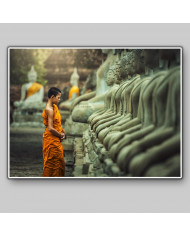 Monje novicio meditando, Nepal