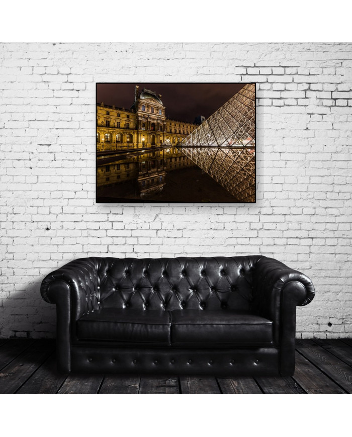 Pirámide del Louvre, París, Francia