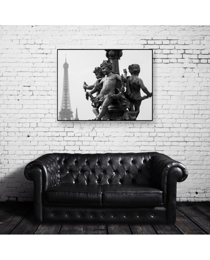 Querubines junto a la Tour Eiffel, París, Francia