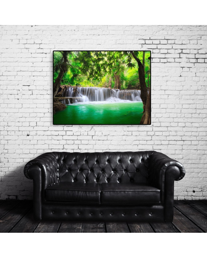 Cascada en Kanjanaburi, Tailandia