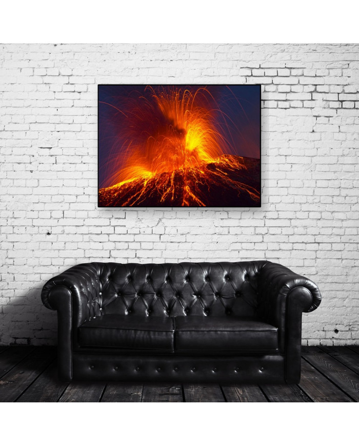 Erupción del volcan Stromboli, Isla Eolia, Sicilia, Italia