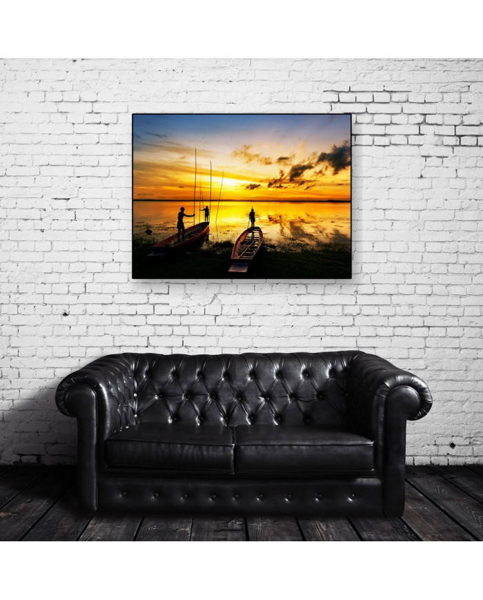 Puesta de sol junto a pescadores, Indonesia