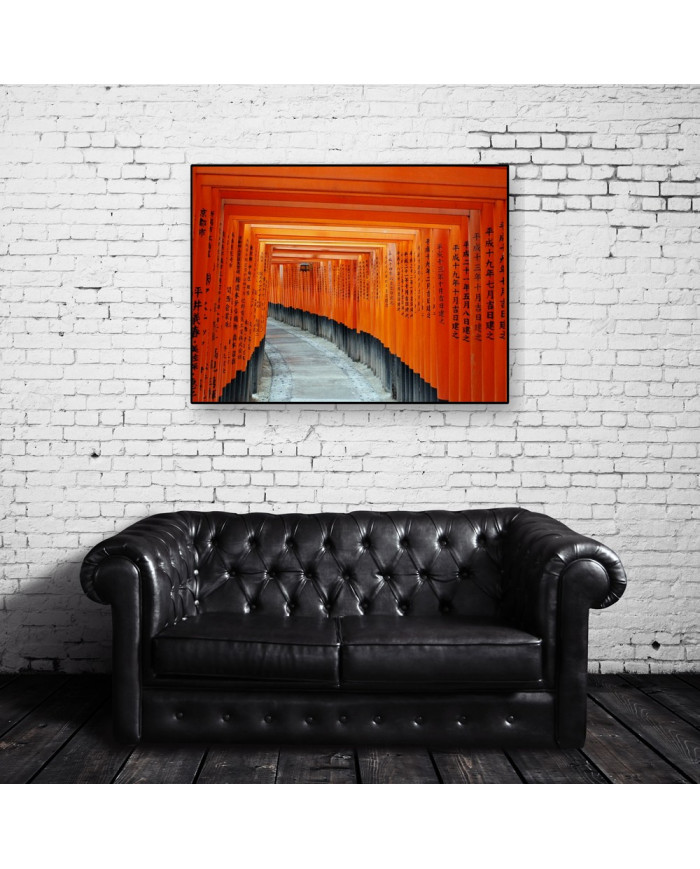 Emtrada al Santuario Fushimi Inari en Kioto, Japón