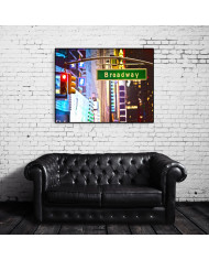 Broadway por la noche, Nueva York, USA