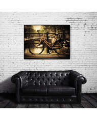 Bicicleta sobre el canal, Amsterdam, Holanda