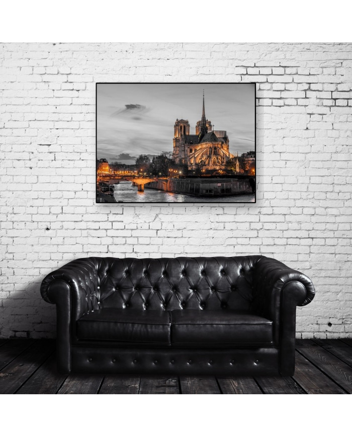 Notre Dame de París junto al Sena