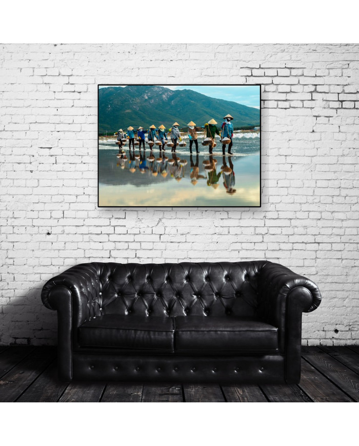 Mujeres llevando sal,NhaTrang,Vietnam