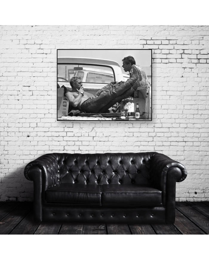 Steve Mcqueen y Bud Ekins en una pausa durante una carrera de motos, 1963