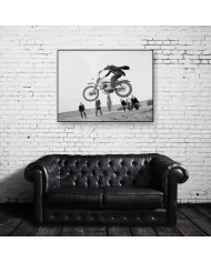 Alumnos de Eaton con moto off road Enduro