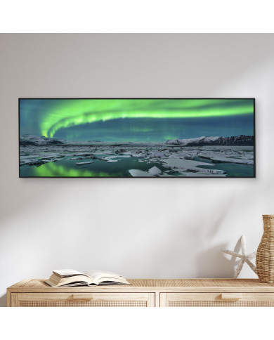Vista panorámica, Arbola boreal en lago Jokulsarlon, Islandia Vista panorámica, Arbola boreal en lago Jokulsarlon, Islandia