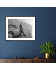 James Bond en los Alpes con el Aston Martin DB5