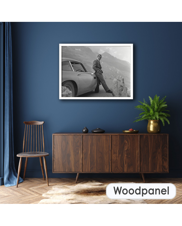 James Bond en los Alpes con el Aston Martin DB5