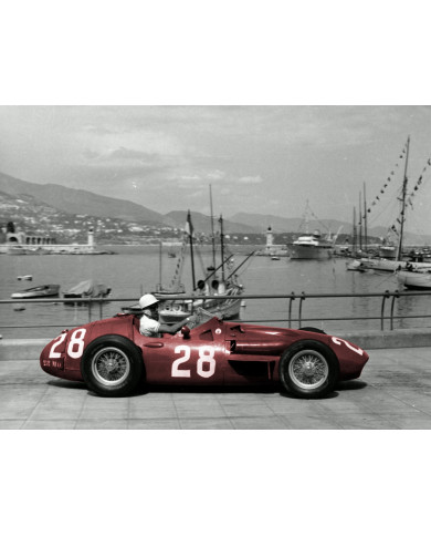 Sir Stirling Moss con su Maserati 250F, Gran Premio de Mónaco, 1956 Sir Stirling Moss con su Maserati 250F, Gran Premio de Mónaco, 1956