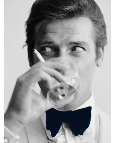 Roger Moore como James Bond, 1968 Roger Moore como James Bond, 1968