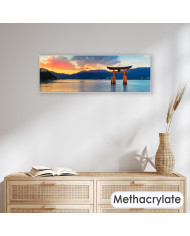 Gran puerta flotante (O-Torii) en Miyajima, Japón