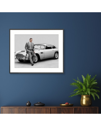 James Bond con su Aston Martin en Spectre 007, 2015 James Bond con su Aston Martin en Spectre 007, 2015