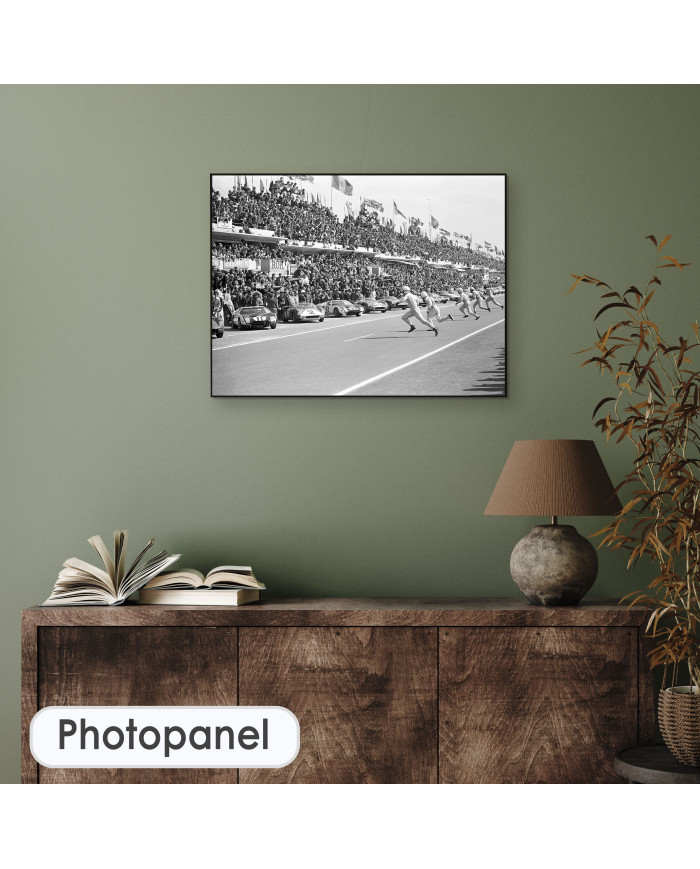 John Surtees con su  Ferrari 3330P y Richie Ginther con su Ford GT40 Mk.1 , GP LeMans 1964,  MotorSport Gallery Collection