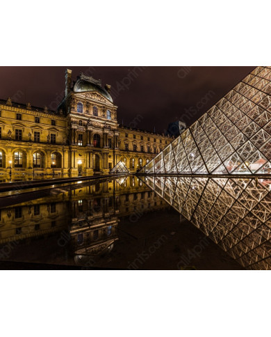 Pirámide del Louvre, París, Francia Pirámide del Louvre, París, Francia