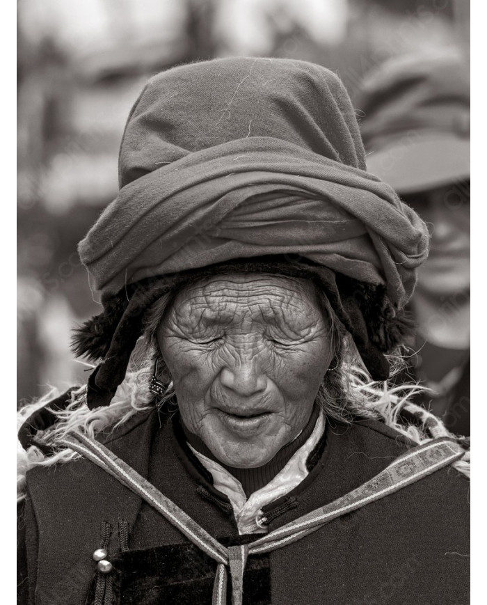 Peregrinos tibetanos en el palacio  Potala, Lhasa, Tibet
