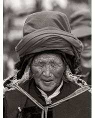 Peregrinos tibetanos en el palacio  Potala, Lhasa, Tibet