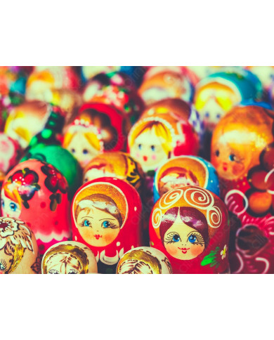 Muñecas rusas Matreshka en un mercado de Moscú, Rusia Muñecas rusas Matreshka en un mercado de Moscú, Rusia