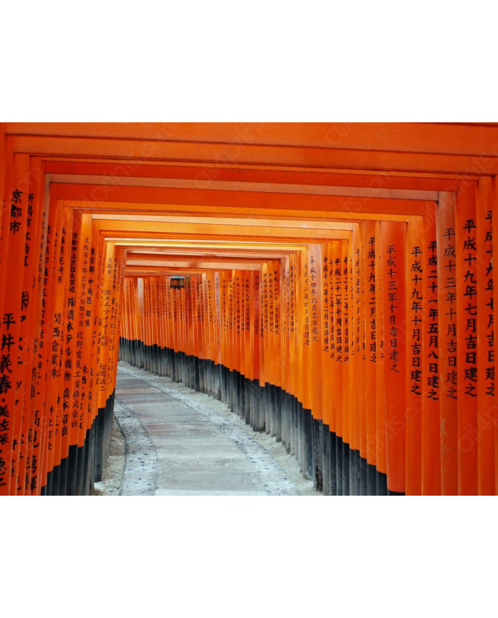 Emtrada al Santuario Fushimi Inari en Kioto, Japón