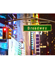 Broadway por la noche, Nueva York, USA
