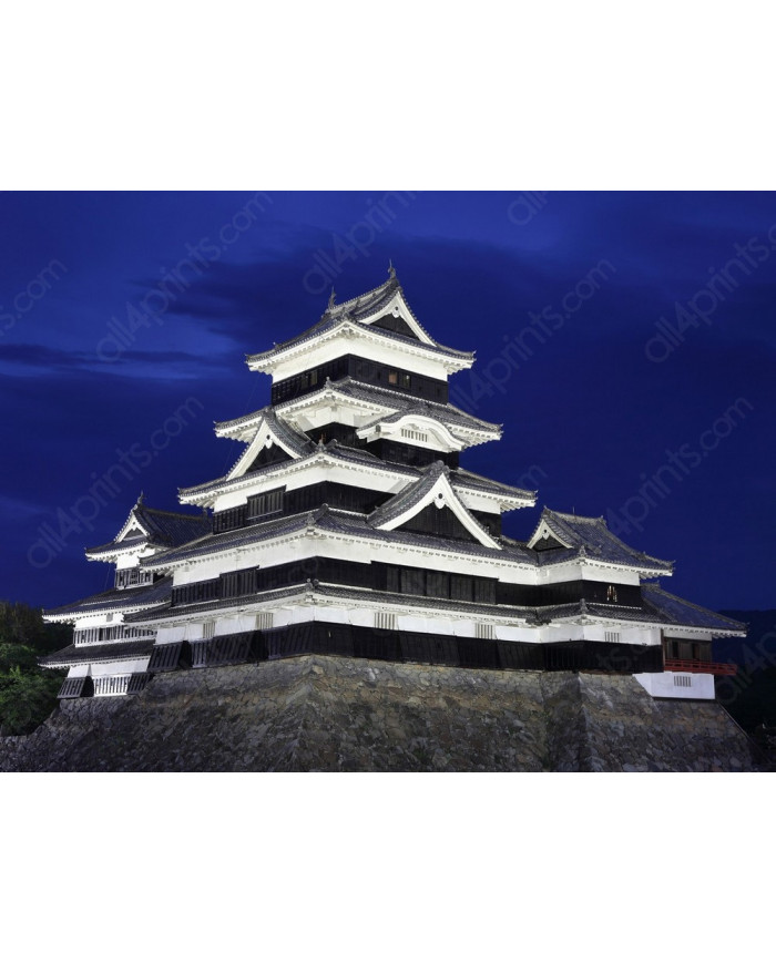 Castillo de Matsumoto al anochecer, Japón