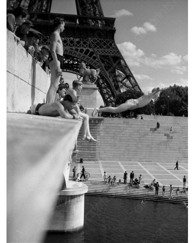 El salto sobre el Sena, París, 1945 El salto sobre el Sena, París, 1945