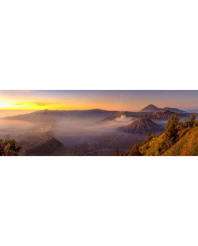 Vista panorámica del volcán de Bromo, java, Indonesia Vista panorámica del volcán de Bromo, java, Indonesia